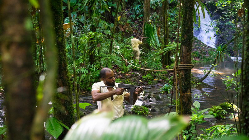 Photo de tournage du film Le Gang des Antillais, réalisée en Guadeloupe par Studio Laudator.