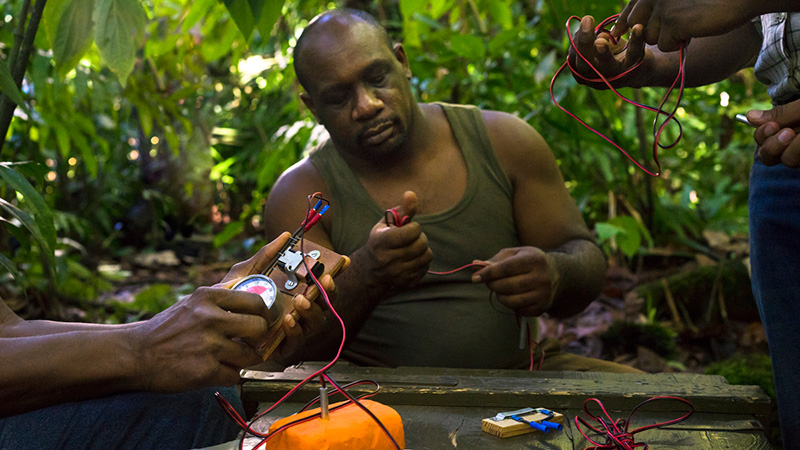 Photo de tournage du film Le Gang des Antillais, réalisée en Guadeloupe par Studio Laudator.
