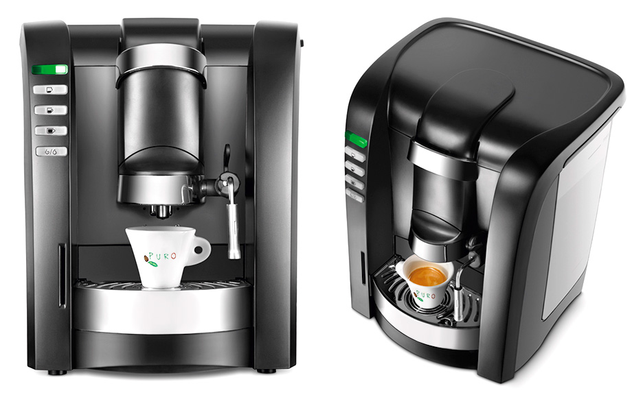 Packshot machine à café Puro – Studio Laudator Machine à café compacte Puro avec tasse expresso